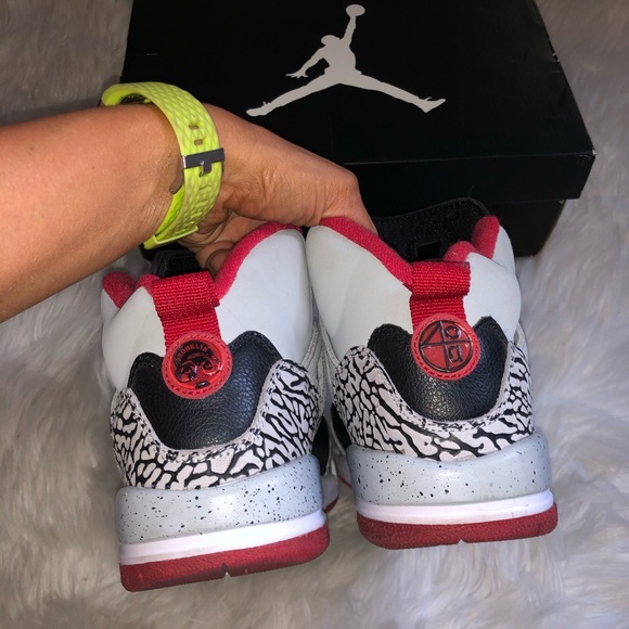 NIKE AIR JORDAN SPIZIKE BG 7 YOUTH WOLF GREY - Picture 6 of 8